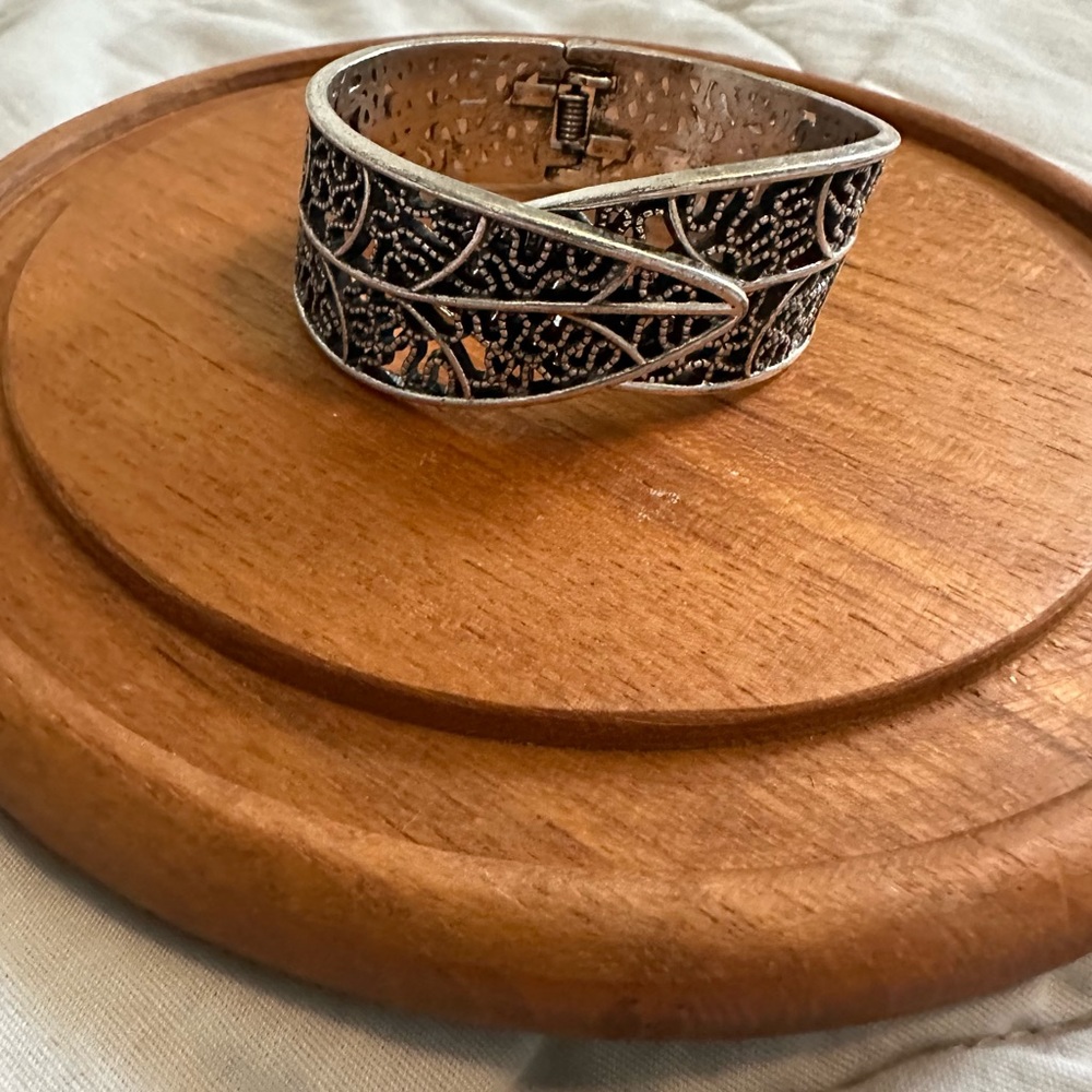 Chunky Leaf Silver Cuff Bracelet - image 2